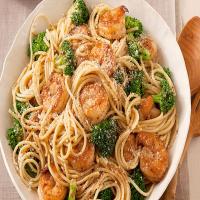 Spaghetti with Garlic-Shrimp & Broccoli image