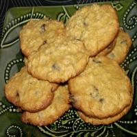 Crispy Oatmeal Chocolate Chip Cookies (Michael Smith)_image