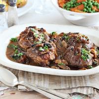 Rich braised beef with melting onions_image