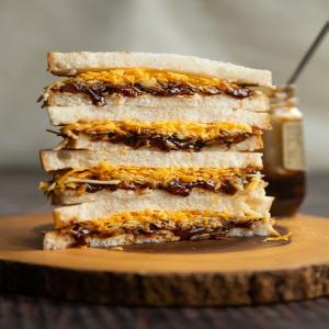 Cheese and Pickle Sandwich_image