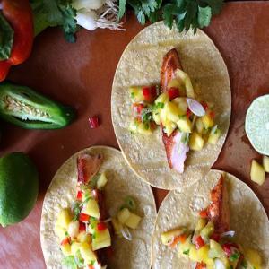 Salmon tacos with mango salsa Recipe - (4.8/5)_image