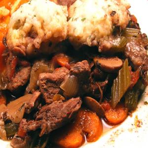 Beef and Vegetables in Red Wine Sauce_image
