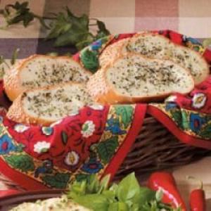Basil-Buttered French Bread_image