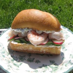 Cool-As-A-Cucumber Shrimp Sandwich_image