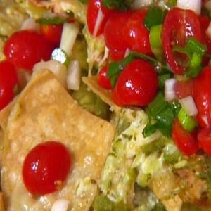 Roasted Chicken Nachos With Green Chili-Cheese Sauce_image