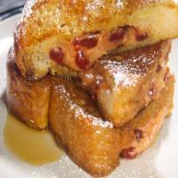 Guava-and-Cheese-Stuffed French Toast_image
