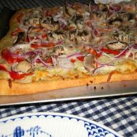 Pampered Chef - 3-Cheese Garden Pizza_image