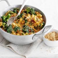 Chickpea, tomato & spinach curry image