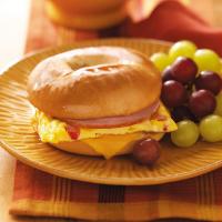 Dad's Quick Bagel Omelet Sandwich_image