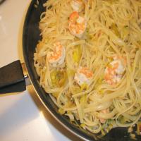 Shrimp and Leek Linguine in White Wine Sauce_image