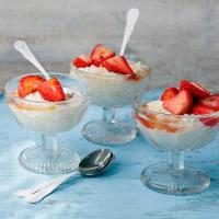 Arroz con leche with strawberries in sherry image