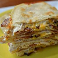 Chicken Quesadilla with Ranch and Bacon_image