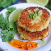 Thai-Style Crab Cakes with Sweet Chili Sauce_image