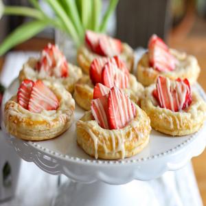 Strawberries and Cream Danish_image