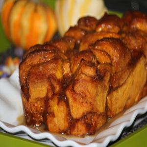 Pumpkin Maple Pull-Apart Bread With Whiskey Sauce_image