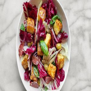 Pantry Dinner Salad With Polenta Croutons_image