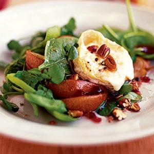 Christmas salad with goat's cheese image