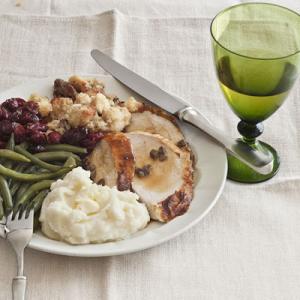 Butter-Roasted Turkey with Giblet Pan Gravy_image