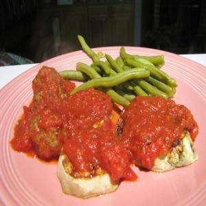 Broiled Eggplant With Tomato Sauce_image