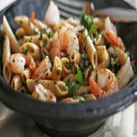 Whole Wheat Pasta with Shrimp and Herbs_image