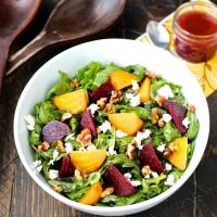 Beet and Arugula Salad with Goat Cheese_image