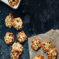 Caramelised white chocolate florentines_image