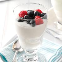 Berries in Yogurt Cream_image
