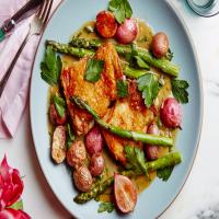 Crispy Chicken Thighs with Spring Vegetables_image