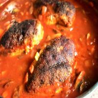 Baked Chicken Breasts in Cinnamon-Tomato Sauce_image