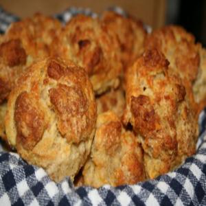 Garlic Cheese Biscuits_image