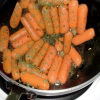 Ginger-Glazed Carrots_image