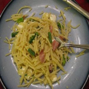 Spaghetti With Asparagus, Smoked Mozzarella and Prosciutto_image