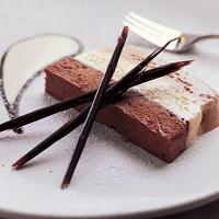 Triple chocolate mousse_image