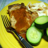 Easy Baked Pork Chops With Gravy and Rice_image