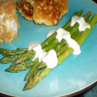 Asparagus With No-Cook Creamy Mustard Sauce_image