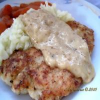 Fried Chicken With Peppery Gravy_image