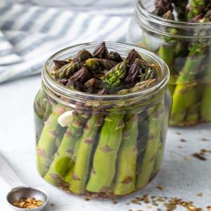 Quick Pickled Asparagus (No Canning Necessary) - Simply Whisked_image