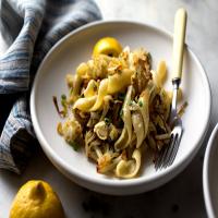 Pasta With Roasted Cauliflower and Blue Cheese_image