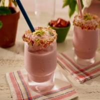 Frozen Strawberries with Cream Cocktail image
