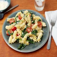 Fusilli with Spinach and Asiago Cheese_image