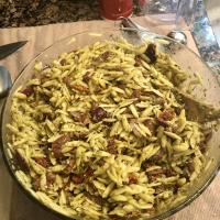 Orzo with Sun-Dried Tomatoes and Kalamata Olives_image
