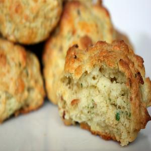 SCONE - Cheddar, Bacon, and Chive Biscuits Recipe - (4.3/5) image