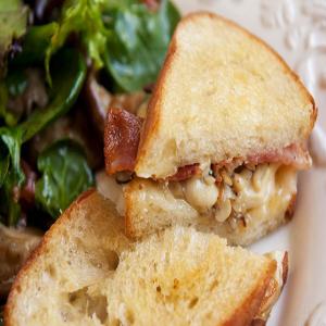 Mushroom-Bacon Grilled Cheese Sandwich_image