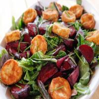 Roasted Beet and Goat Cheese Salad_image