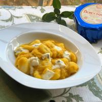 Gnocchi with Cream of Acorn Squash and Borgonzola Cheese_image