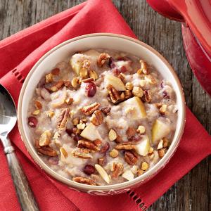 Slow-Cooked Fruited Oatmeal with Nuts_image