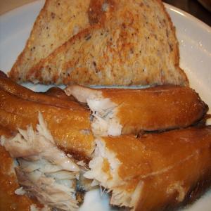 Smoked Kippers With Scrambled Eggs_image