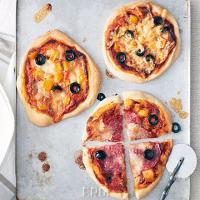 Mini top-your-own pizzas image