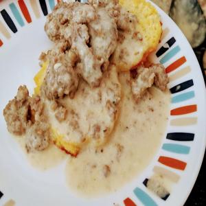 Low Carb Biscuts & Gravy_image
