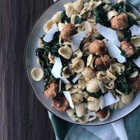 Orecchiette with Spinach and Turkey Meatballs_image